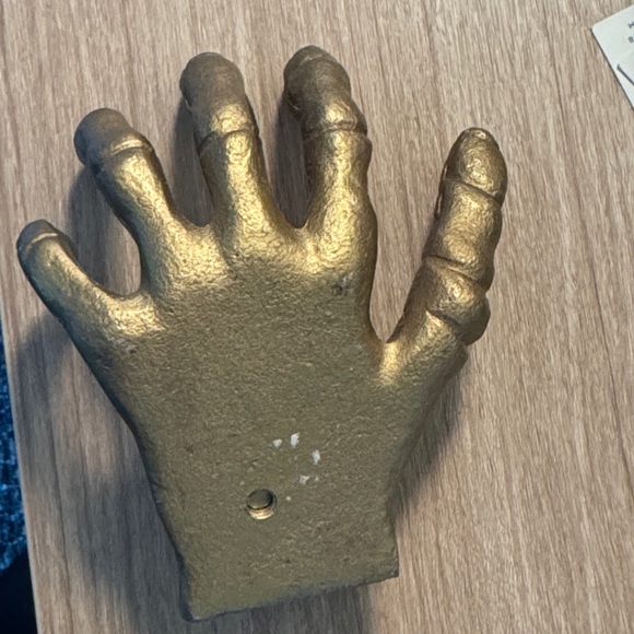 Gold Hand-Shaped Decorative candle tea light Holder - Picture 5 of 5